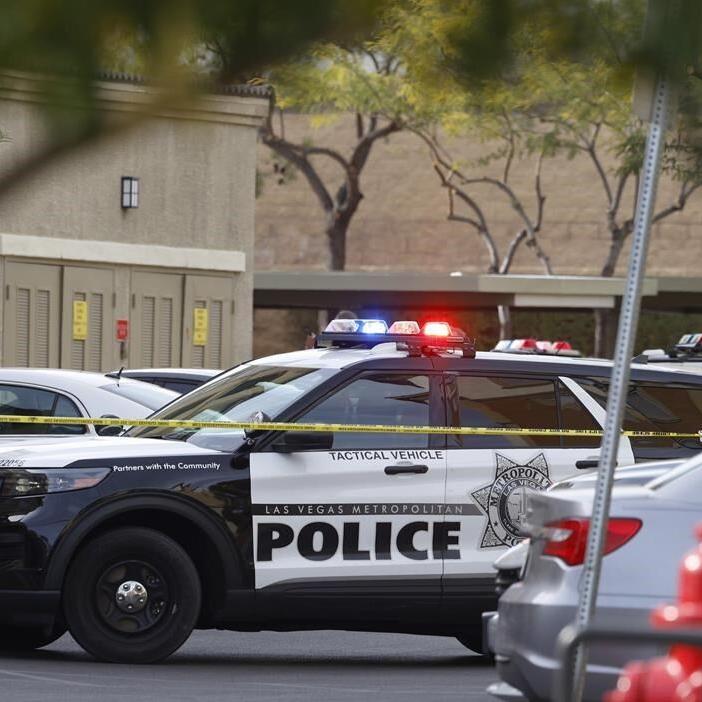 Man shoots woman and 3 children, then himself, at Las Vegas apartment complex, police say